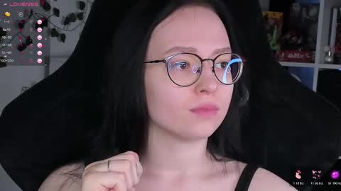 Snapshot of power_robynn chatting on November 6, 2025, 11:22 am Robyn online show from November 6, 2025, 11:22 am