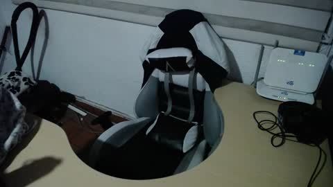 powerfulzeus2 online show from September 25, 2025, 2:15 am