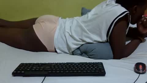 precious_nesh online show from November 24, 2025, 3:06 am