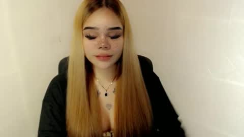 MAXXINE online show from December 22, 2025, 5:59 am