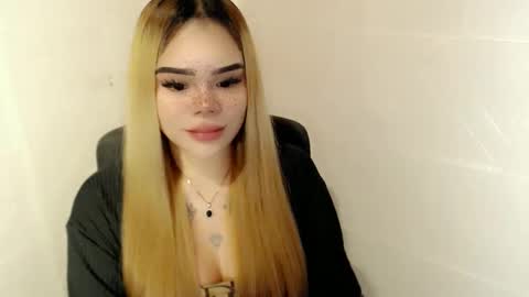 MAXXINE online show from February 14, 2026, 11:07 am