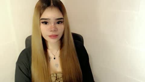 MAXXINE online show from April 12, 2026, 2:49 am