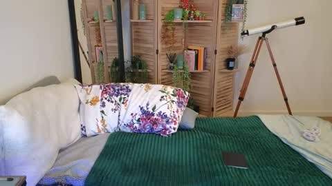 PreeminentJess online show from December 28, 2024, 1:49 pm