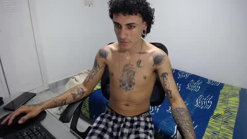 Plux online show from October 25, 2025, 6:35 pm