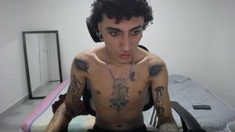 Plux online show from April 26, 2026, 4:43 am