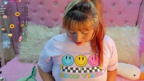 Pretti Violet online show from September 23, 2025, 3:09 am