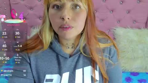 Pretti Violet online show from October 21, 2025, 1:39 am
