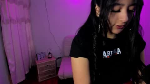 pretti scarlett online show from November 18, 2025, 11:58 am