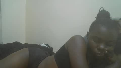 prettiest_doll online show from December 19, 2025, 10:17 pm