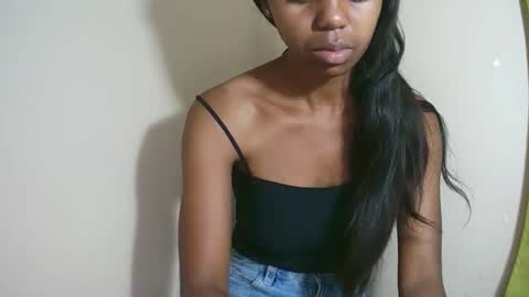 Snapshot of prettiethalia chatting on October 18, 2025, 8:42 pm prettiethalia online show from October 18, 2025, 8:42 pm