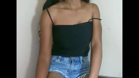 Snapshot of prettiethalia chatting on October 23, 2025, 7:29 am prettiethalia online show from October 23, 2025, 7:29 am