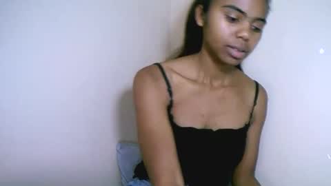 Snapshot of prettiethalia chatting on November 1, 2025, 12:34 am prettiethalia online show from November 1, 2025, 12:34 am