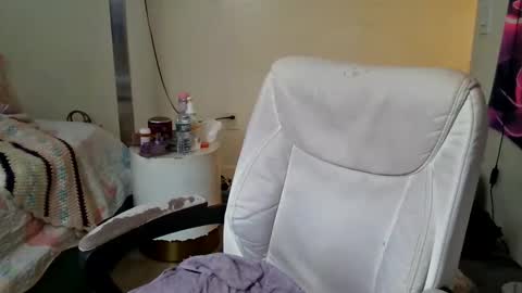 Yasmine pretty online show from November 25, 2025, 1:44 pm