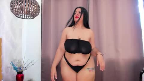Snapshot of pretty_bigboobs_ chatting on January 29, 2025, 7:32 pm Carla online show from January 29, 2025, 7:32 pm