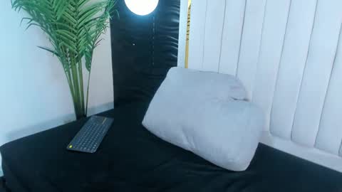 Snapshot of pretty_bigboobs_ chatting on January 31, 2025, 8:33 pm Carla online show from January 31, 2025, 8:33 pm