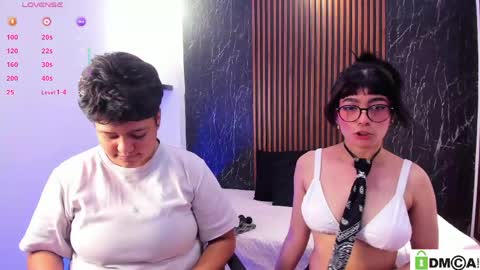 Snapshot of pretty_honey22 chatting on May 16, 2026, 9:13 pm pretty_honey22 online show from May 16, 2026, 9:13 pm
