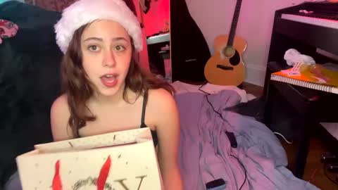 Snapshot of pretty_in_p1nk chatting on December 17, 2024, 6:02 am Sophie online show from December 17, 2024, 6:02 am