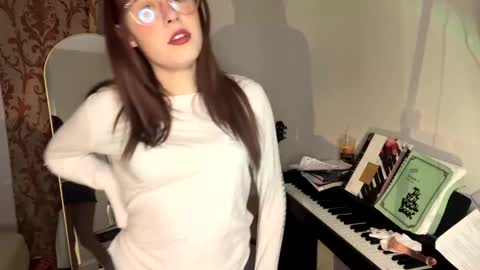 Snapshot of pretty_in_p1nk chatting on January 14, 2025, 3:32 am Sophie online show from January 14, 2025, 3:32 am