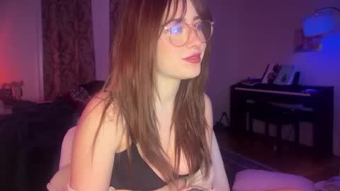 Snapshot of pretty_in_p1nk chatting on January 21, 2025, 5:05 am Sophie online show from January 21, 2025, 5:05 am