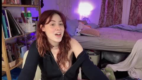 Snapshot of pretty_in_p1nk chatting on March 4, 2025, 2:38 am Sophie online show from March 4, 2025, 2:38 am