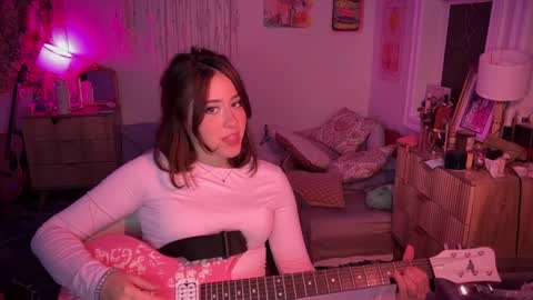 Snapshot of pretty_in_p1nk chatting on September 16, 2025, 12:55 am Sophie online show from September 16, 2025, 12:55 am