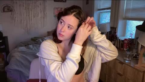 Snapshot of pretty_in_p1nk chatting on November 6, 2025, 12:17 pm Sophie online show from November 6, 2025, 12:17 pm