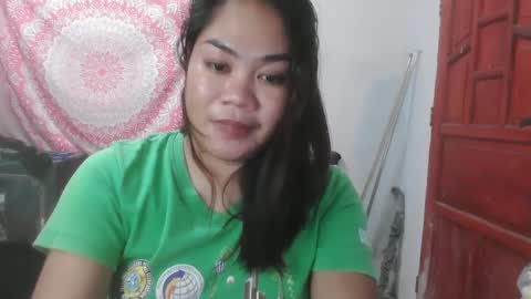 Snapshot of pretty_jewel05 chatting on February 18, 2025, 4:37 pm pretty_jewel05 online show from February 18, 2025, 4:37 pm