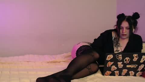 Pretty Kriss online show from February 4, 2025, 7:55 pm
