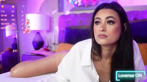 Snapshot of pretty_lia_ chatting on September 30, 2025, 4:17 am Lia online show from September 30, 2025, 4:17 am