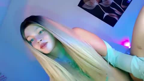 Flor online show from October 7, 2025, 5:15 am