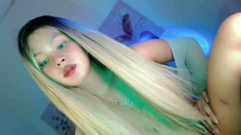 Flor online show from November 13, 2025, 5:50 am