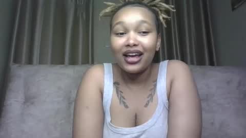 Snapshot of pretty_little_baibe chatting on November 2, 2025, 9:17 pm Tracy online show from November 2, 2025, 9:17 pm