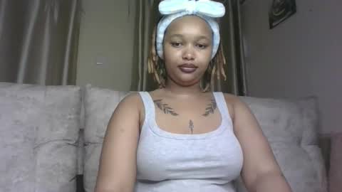 Snapshot of pretty_little_baibe chatting on November 3, 2025, 1:23 pm Tracy online show from November 3, 2025, 1:23 pm