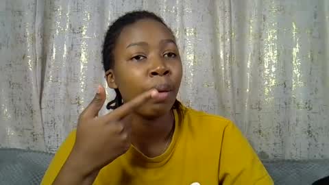 Snapshot of pretty_petite24 chatting on August 3, 2026, 9:37 am pretty_petite24 online show from August 3, 2026, 9:37 am