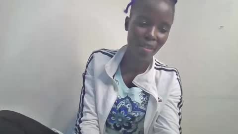 pretty_petite_ebony online show from December 6, 2024, 3:00 pm
