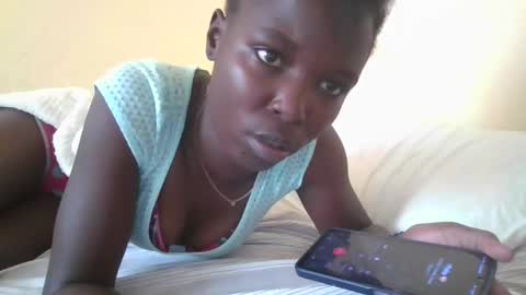 pretty_petite_ebony online show from January 8, 2025, 12:15 pm