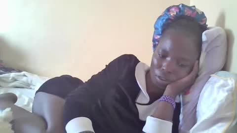 pretty_petite_ebony online show from January 24, 2025, 11:59 am