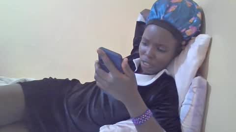 pretty_petite_ebony online show from January 25, 2025, 7:18 pm