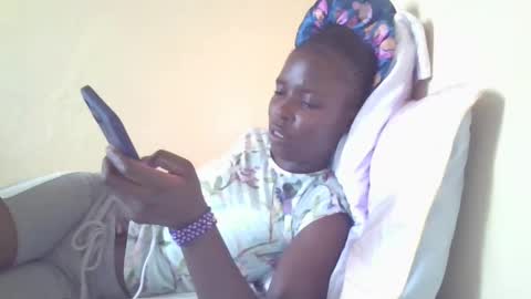 pretty_petite_ebony online show from January 28, 2025, 7:11 am