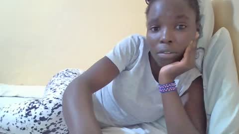 pretty_petite_ebony online show from February 26, 2025, 1:43 am