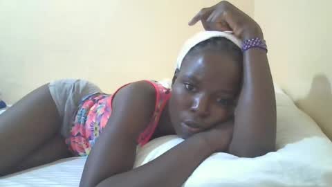 pretty_petite_ebony online show from March 6, 2025, 2:41 am