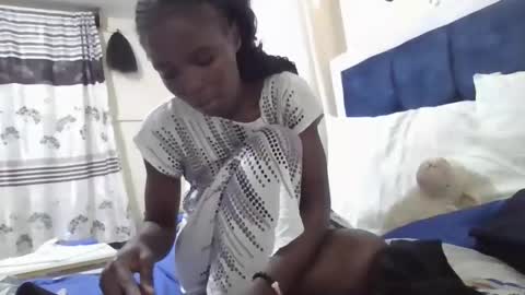 Snapshot of pretty_petite_ebony chatting on October 5, 2025, 2:15 pm pretty_petite_ebony online show from October 5, 2025, 2:15 pm