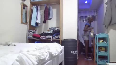 Snapshot of pretty_petite_ebony chatting on October 18, 2025, 7:36 pm pretty_petite_ebony online show from October 18, 2025, 7:36 pm