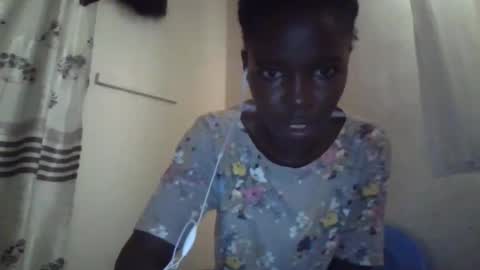 Snapshot of pretty_petite_ebony chatting on November 1, 2025, 5:31 am pretty_petite_ebony online show from November 1, 2025, 5:31 am