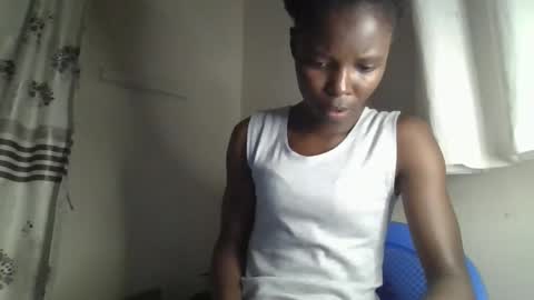 pretty_petite_ebony online show from November 19, 2025, 10:43 pm
