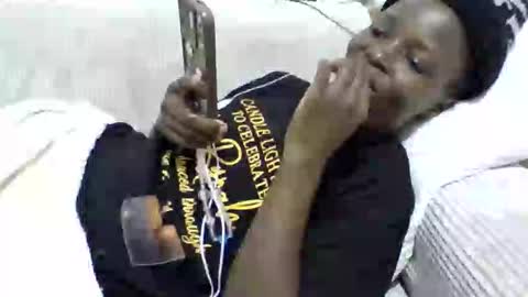 Snapshot of pretty_petite_ebony chatting on June 3, 2026, 11:43 pm pretty_petite_ebony online show from June 3, 2026, 11:43 pm