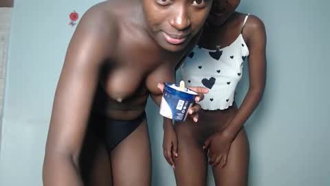 pretty_petitebody online show from September 20, 2025, 6:31 pm