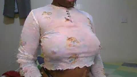 pretty_shila online show from October 26, 2025, 1:50 pm