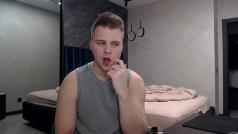 Justin online show from November 1, 2025, 7:49 pm