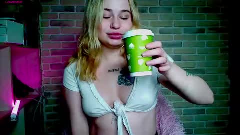 Snapshot of prettyaliceee chatting on December 29, 2024, 6:14 am Alice online show from December 29, 2024, 6:14 am